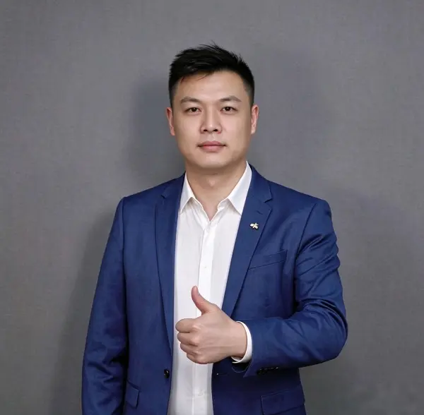 Business Director, Jiaheng Scale Models Shanghai model factory